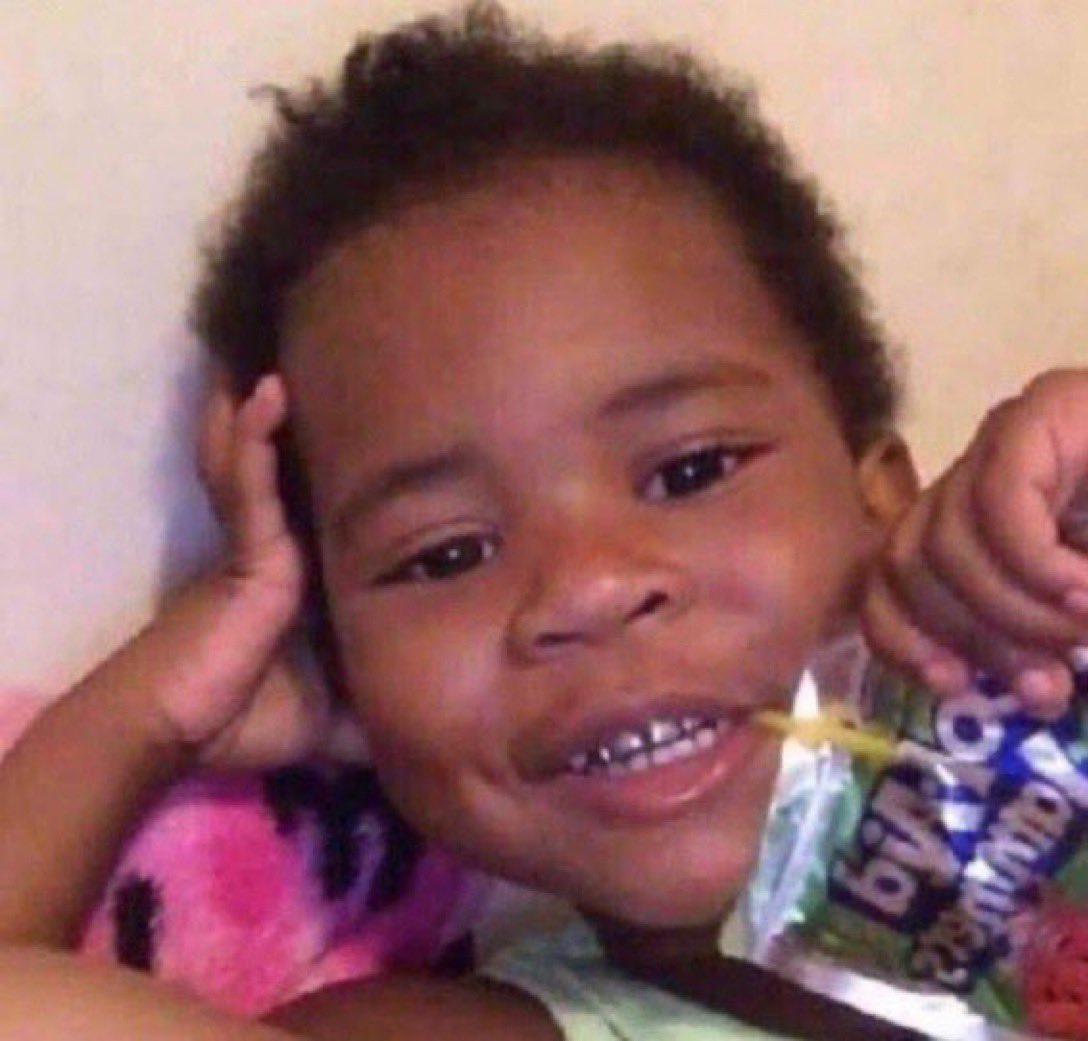TheOGLucille's tweet image. The Tea app leak is teaching y'all a valuable lesson. You weren't happy talking shit in the group chat..Noooooo.
You needed to talk shit with a bunch of bitches you don't even know all over the country so damn bad you uploaded your drivers license.
Now you look at you