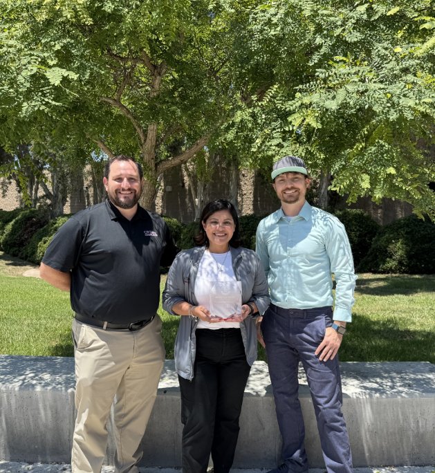 CWDriverCos's tweet image. Our La Jolla Elementary Whole Site Modernization team received the XBE Award from SDUSD for exceeding outreach goals—securing $31.7M in contracts with XBEs. Congrats to the team for championing local, small, and diverse businesses! #CWDriverCos #Construction