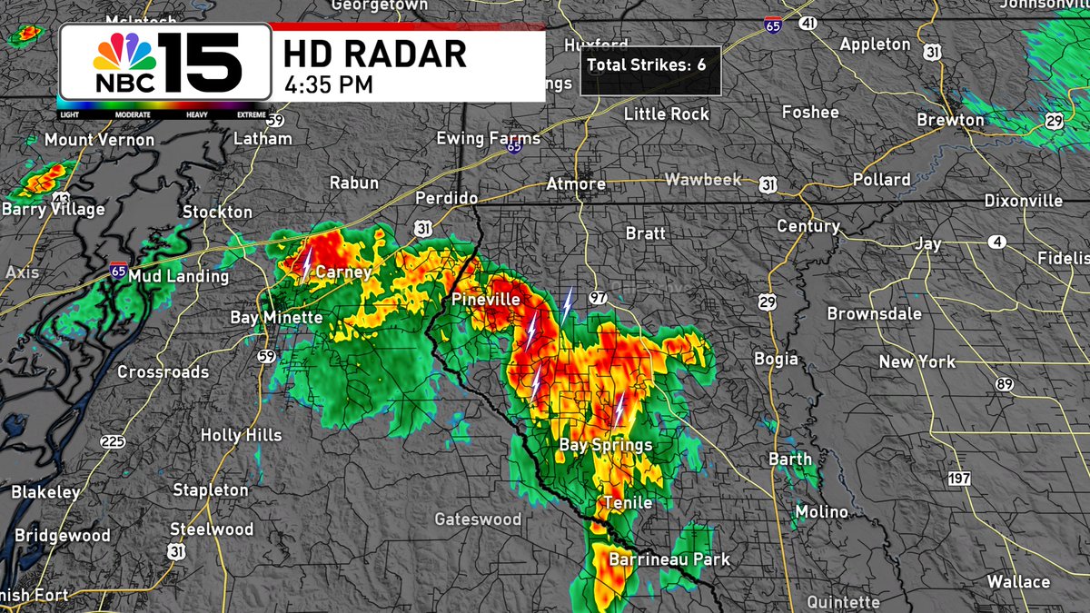 Kelly_WPMI's tweet image. View of the storms near the Perdido River that are approaching Atmore from the south. @mynbc15
mynbc15.com/weather