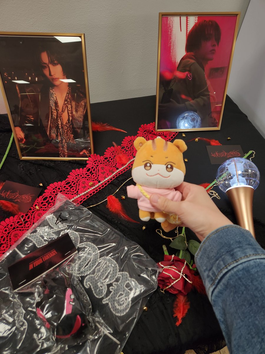 padeeny's tweet image. Chicago pop up!!!
#ATEEZ #ATEEZpopup #inyourfantasypopup