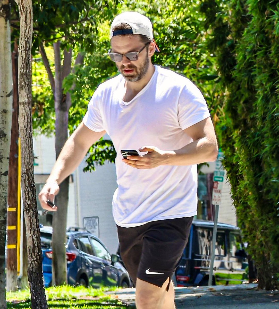 theradrady's tweet image. Those biceps could bench-press my entire existence. The thighs? Unholy. That chest and broad shoulders? A national monument. Beefy Bucky is HERE and he’s not playing. So ready for Doomsday! 💥💪
#SebastianStan