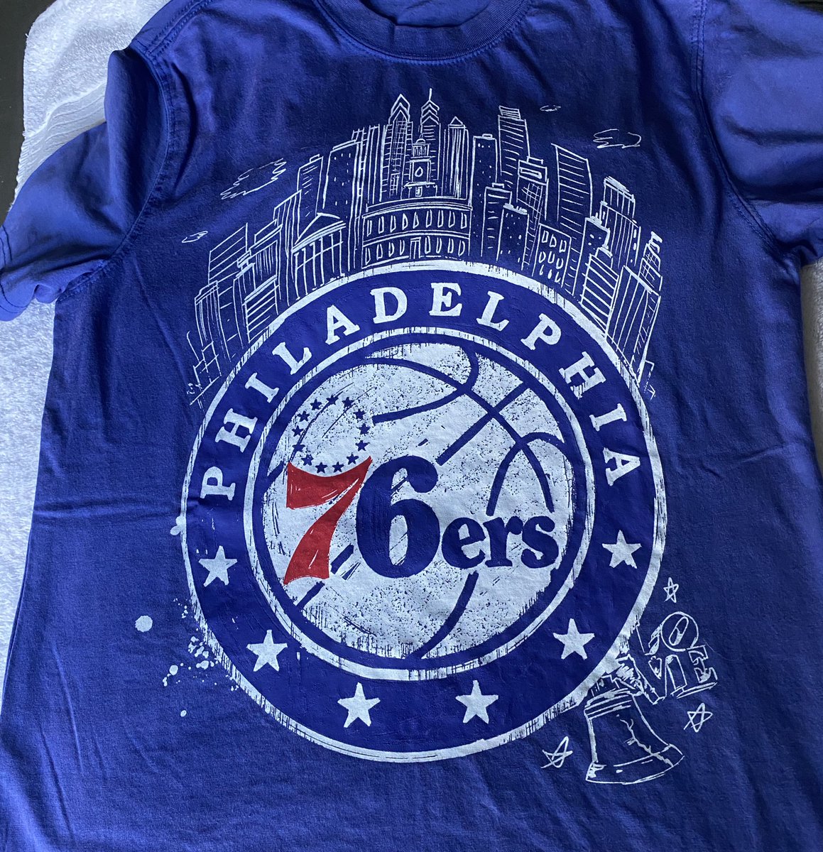 BexMix_41's tweet image. don’t know who or what these “philadelphia 76ers” are but i can wear this cool $7 tshirt someday when i figure it out!