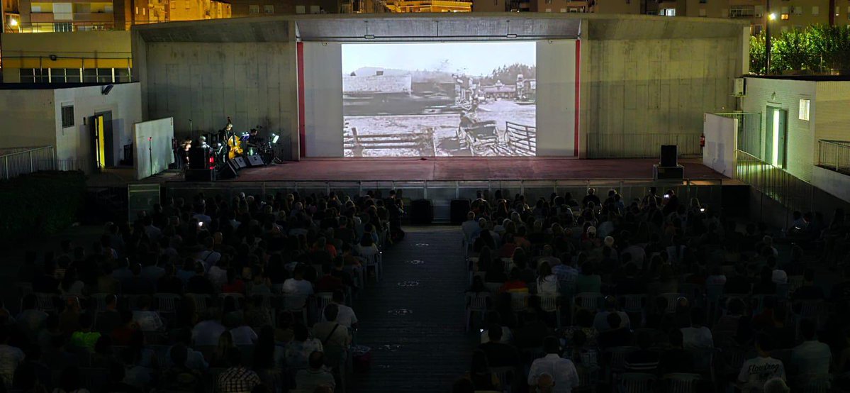 Y fue MARAVILLOSO. 
Más de 700 espectadores habéis abarrotado esta noche <a href="/FilmotecaMurcia/">Filmoteca Región de Murcia</a> 
Buster Keaton, allá donde esté, debe estar muy contento y orgulloso de todos vosotros.