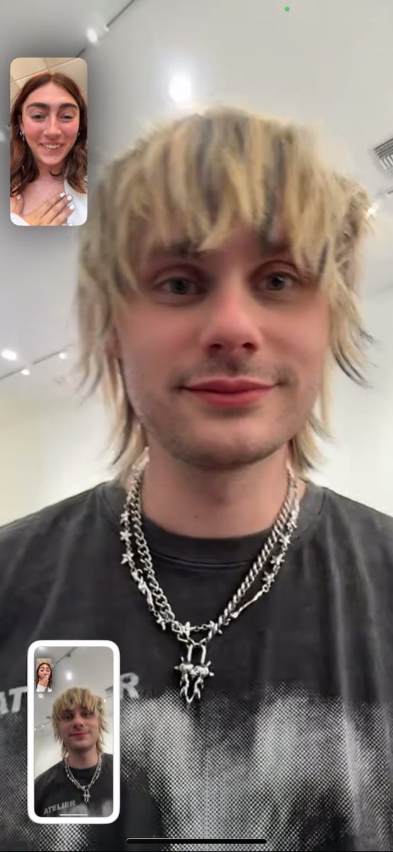 furcoatmichael's tweet photo. Quick yap sesh with michael clifford🫂 https://t.co/1ZrQOQ1VAo