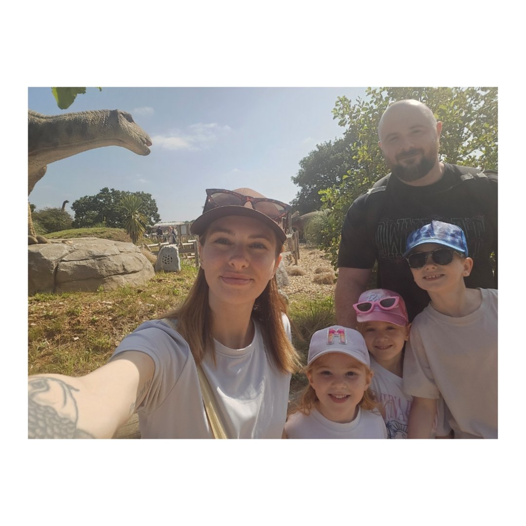 Thompson17Aimee's tweet photo. Today has just been amazing. ☀️🦕❤️ #YorkshireWildlife https://t.co/14kgOGYL2B