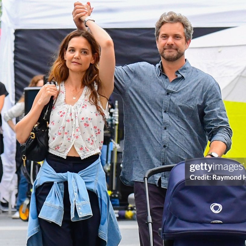 paceybanks's tweet photo. oh my god they did the arm thing https://t.co/XQZcFo4rxc