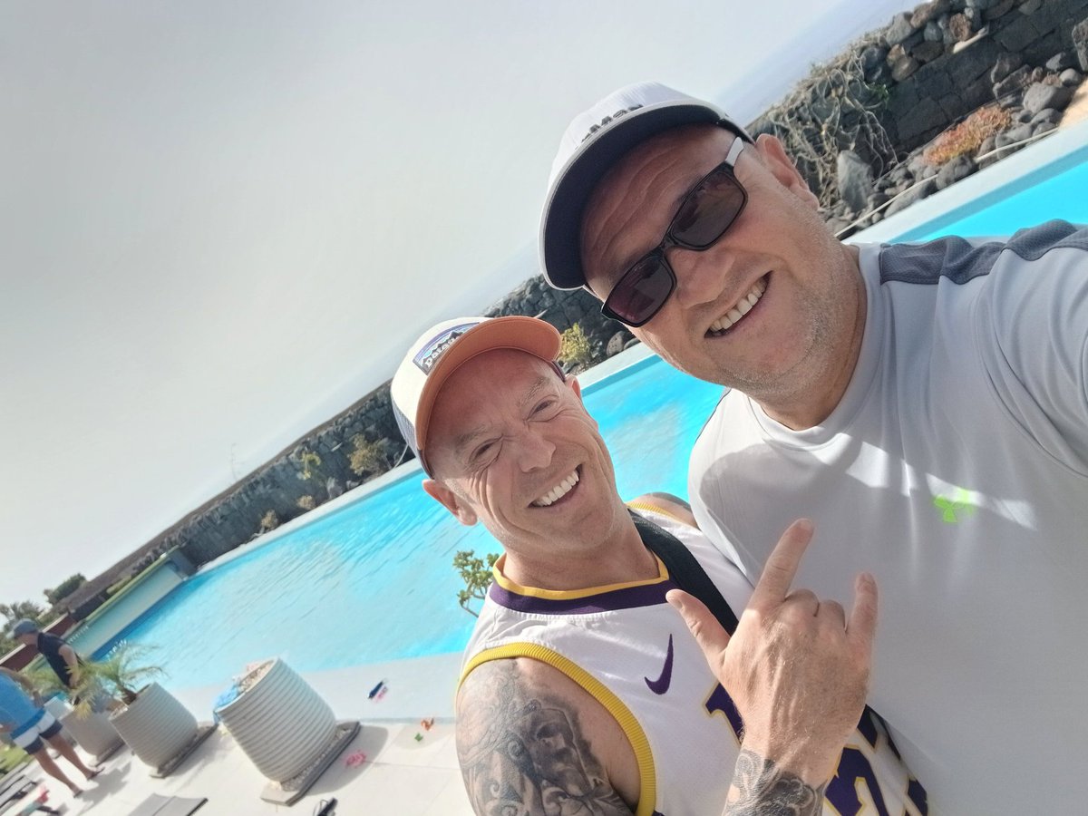 Jeff Ollerhead Ice Cream Robots (@jeffollajeff) on Twitter photo 