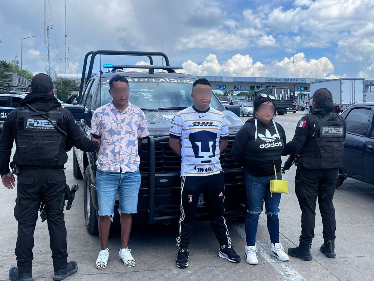 AlertaQro's tweet image. #AlertaSucesos |🚨🚔⛓️ Detienen a tres con drøgās, bat y cadena en operativo previo al #Querétaro vs #Pumas 🏟️⚽️
🚓🚓🛣️Fueron detenidos en la caseta de #Palmillas, iban rumbo al partido 🥅⚽️
La información aquí 👇
wp.me/p8iMZT-XkG