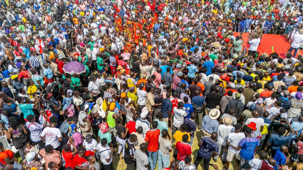 HonWetangula's tweet image. Today in Muhoroni, I called out former Deputy President Gachagua for telling Kenyans abroad to stop sending money home, remarks that are clueless and reckless.
Kenyans send money to families, not the government. Gachagua should return home and stick to his usual politics.
I…