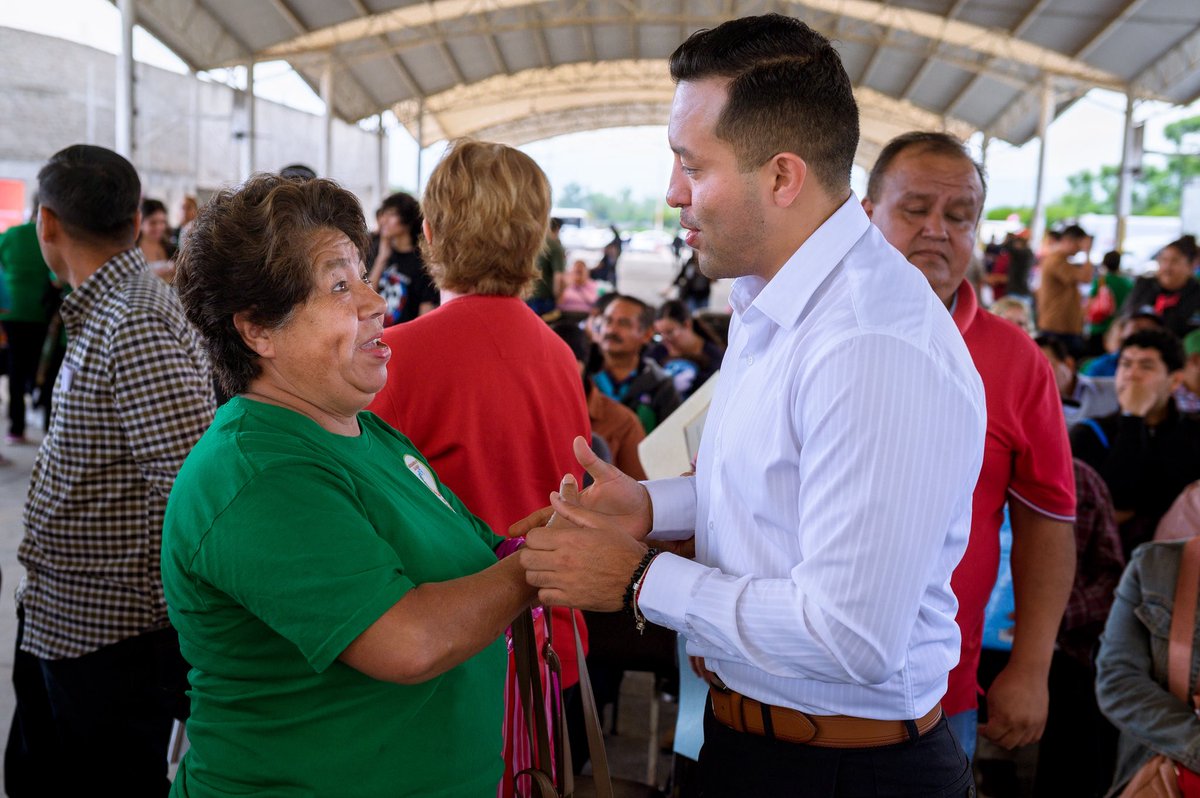 CarrionDaniel1's tweet photo. Llevamos 63 servicios del Gobierno del Estado hasta Sayula, con el programa Yo Jalisco acercamos dependencias para que brinden el apoyo gratuito a nuestra gente. 

Próxima gira es en San Juan de los Lagos este próximo martes 29 de julio a las 09:00 am en el jardín principal. https://t.co/SKDkgDnVSm