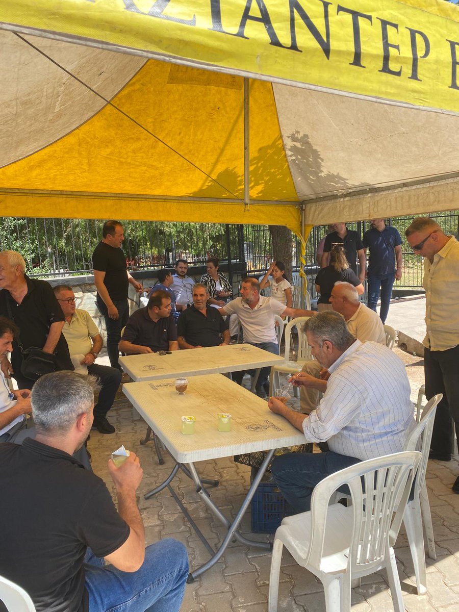 Sevgili Babamızı vefatının ikinci yıl dönümünde özlemle ve rahmetle anıyoruz.

Anma programımıza katılan tüm hemşehrilerimize Karahan Ailesi olarak teşekkür ederiz.