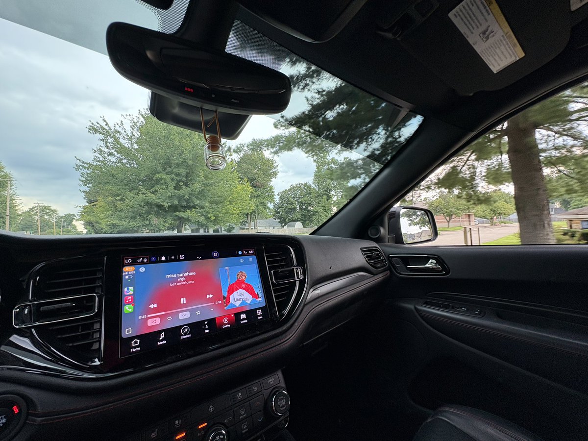 paigev_xx's tweet image. best played with the windows down ☀️