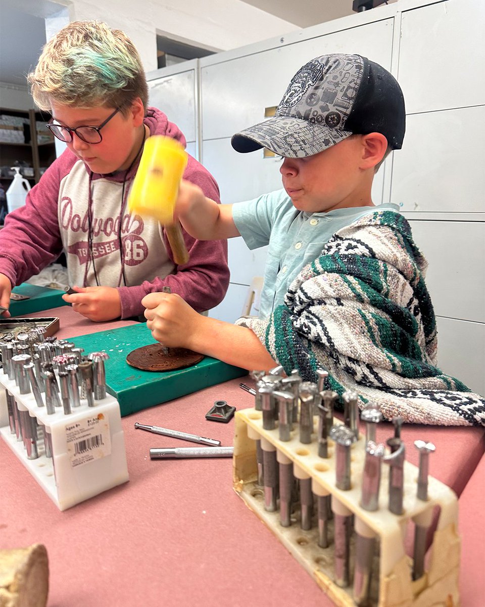 TSUCollegeofAG's tweet image. Greenville, TN-native Olivia Whitmore is answering her career call at the Clyde Austin 4-H Camp where she is "loving it" running the camp's craft house this summer. The craft house is a safe place for children to come and express themselves and that's important. Good job! 💪 🏕️