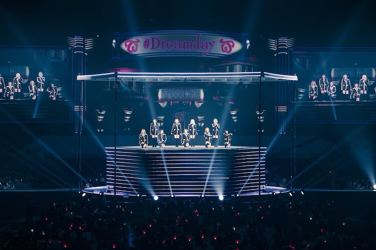 armyaoi08's tweet image. おはよー!
今日はついに日本公演初日やね!!
行けないのめちゃくちゃ悔しいけど、参戦する人はマナー守って楽しんできて🔥
初めて京セラでLIVEしてから6年ちょいたったの早いね…🥹 当時の懐かしい写真貼ってみた💗
体調に気をつけて1日がんばろーー!