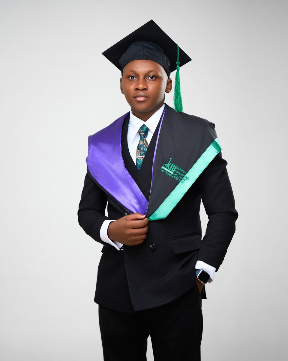 KMutahunga's tweet image. “Hats off to you”
LLB done and dusted.
Congratulations Josh