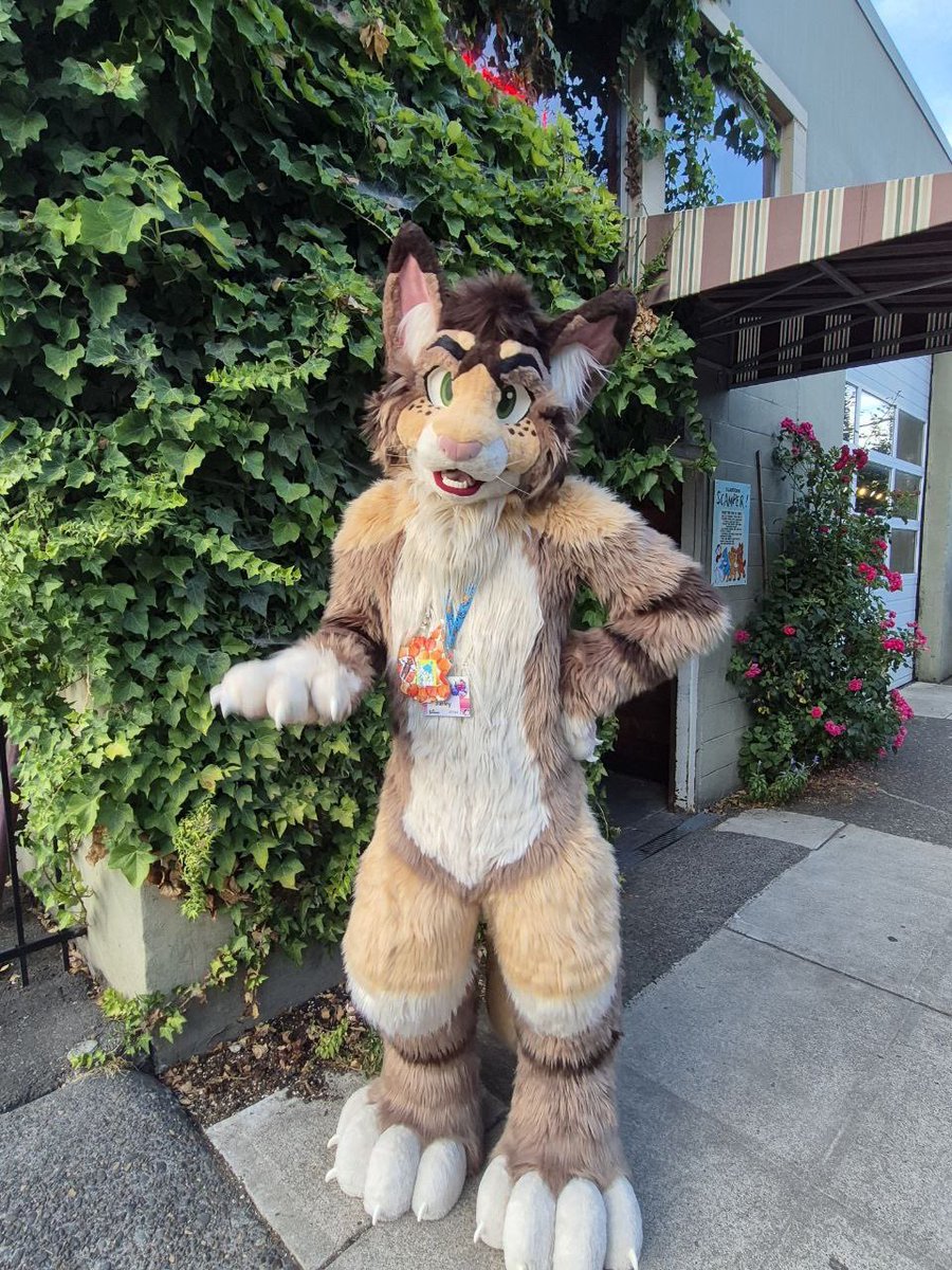 Barley โก๏ธ FWA (@barleythecato) on Twitter photo Giant creature spotted at Slabtown Scamper.
๐ชก <a href="/koshkafursuits/">Koshka Fursuits</a>
๐ธ JuicySushi
#FursuitFriday #Koshkacrew Giant creature spotted at Slabtown Scamper.
๐ชก <a href="/koshkafursuits/">Koshka Fursuits</a>
๐ธ JuicySushi
#FursuitFriday #Koshkacrew