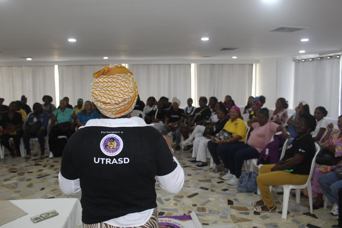 DefensoriaCol's tweet image. Velamos por la dignificación del trabajo doméstico
En Cartagena acompañamos a la Unión de Trabajadoras Afrocolombianas del Servicio Doméstico (UTRASD) y a la Intersindical del Trabajo Doméstico, en la presentación de propuestas que buscan dignificar la labor de miles de…