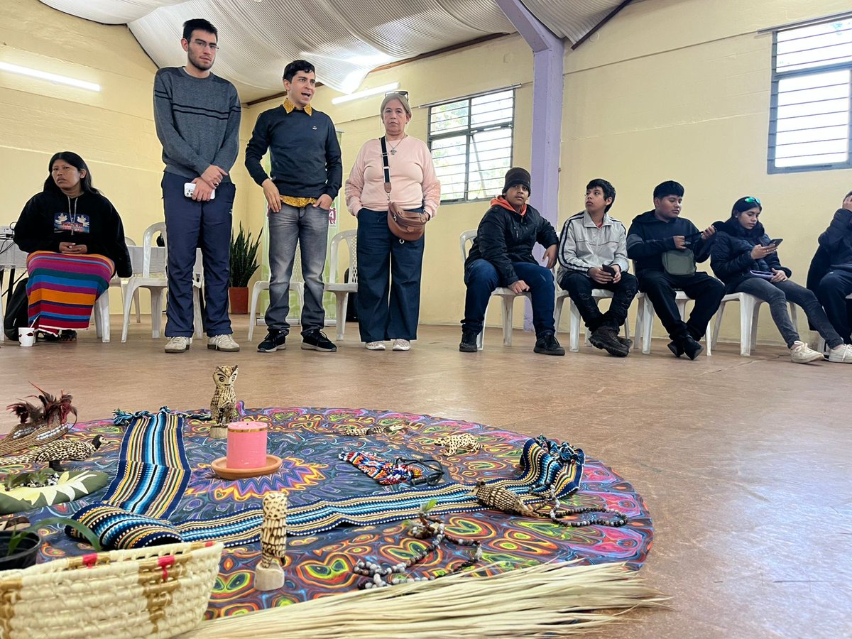 🟣 +40 jóvenes indígenas participaron del Encuentro Intercomunitario sobre noviazgo sin violencia y DSDR 💜
Organiza @Callescuela con apoyo de Fondos Canadienses y Brot Für Die Welt
Gracias <a href="/minmujerpy/">Ministerio de la Mujer</a> y <a href="/FundacionVencer/">Fundación Vencer</a> por sumarse.
¡Espacios seguros y libres de violencia!