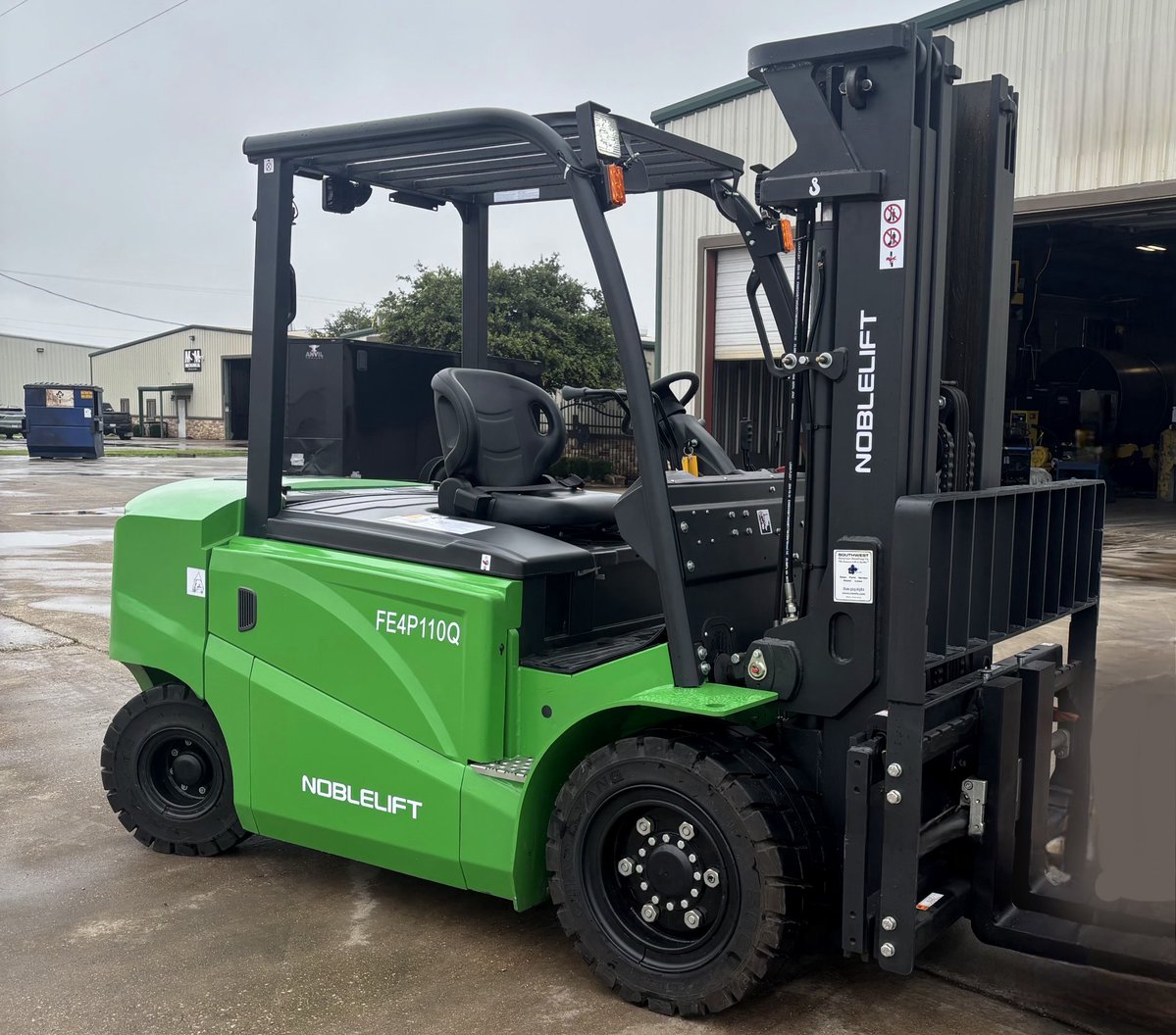 11,000 lb Lithium Forklift with Double Entry
Maximize productivity and safety with the NOBLELIFT 11,000 lb Lithium Forklift, engineered with double side entry for enhanced operator access and faster turnaround.
Power. Precision. Performance.