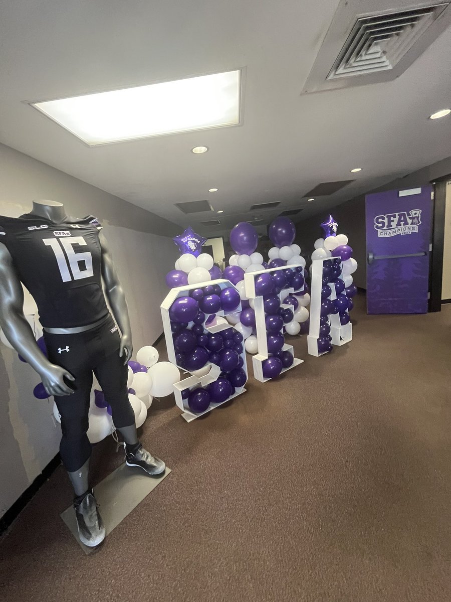 Deuce2will's tweet image. Thank you @SFA_Football and @CoachNikNelson for having me!
@CoachRBolden @CoachUptergrove @Senator_Pride