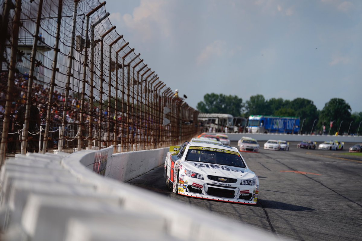 RevRacin's tweet image. Halfway competition caution ⚠️
@LavarScott P4
@laniebuice P15
@ARCA_Racing | @RaceIRP