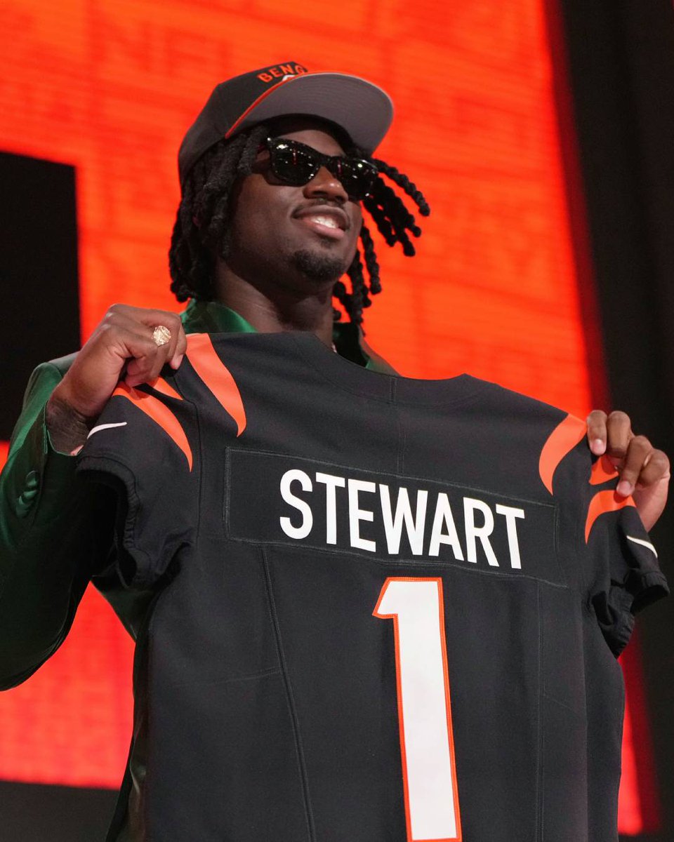 Bleacher Report (@bleacherreport) on Twitter photo Shemar Stewart and the Bengals have agreed on a four-year, fully guaranteed $18.97M contract that includes a $10.4M signing bonus, per <a href="/AdamSchefter/">Adam Schefter</a> Shemar Stewart and the Bengals have agreed on a four-year, fully guaranteed $18.97M contract that includes a $10.4M signing bonus, per <a href="/AdamSchefter/">Adam Schefter</a>