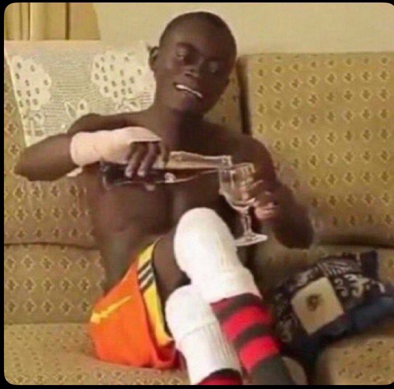 __Worldbest__'s tweet image. Me patiently waiting for Adjoa Tee ein matter to escalate before I hop on am.