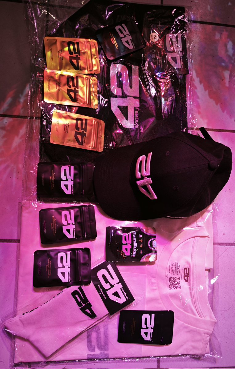 jibbit_420's tweet image. Paket kam heute morgen an..🔥🔥🔥🔥🔥 vielen Dank nochmal @Fast_Buds @Fast_Buds_De ihr seid einfach Bombe 💣nächster run definitiv von euch 🌿💚💪
Hätte das T-Shirt gerne in schwarz gehabt..aber gibt schlimmeres 💚
#420community #420fastbuds #fastbuds420