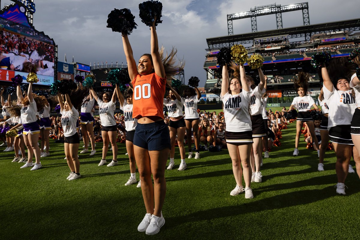 BroncosCheer's tweet photo. Summer ๐ธ: @Rockies edition ๐
#JDBC2025 | #TrainWithDBC https://t.co/57ZnarylFI