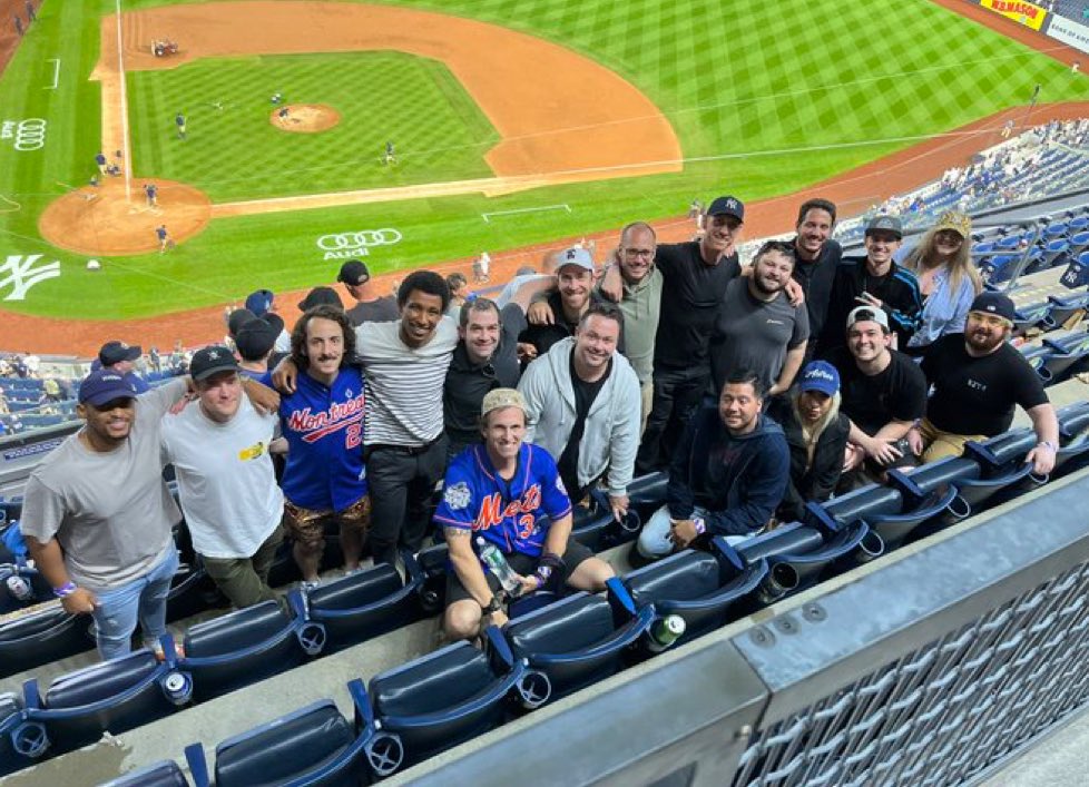 SlamDiegoZoo's tweet image. Staff Field Trip to a Mets Game: 1 ETH
Losing $100M in VC funds perp trading: Priceless