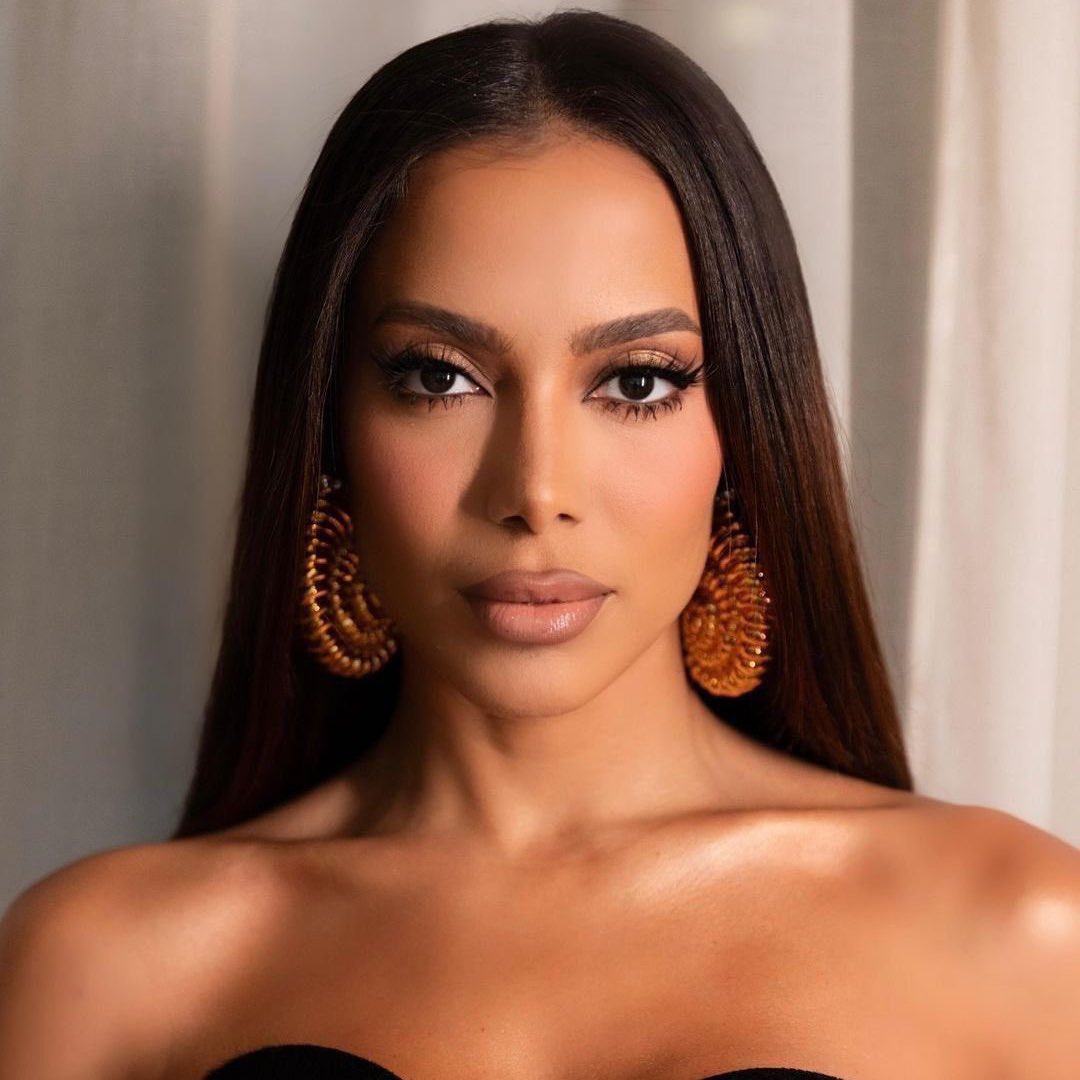 AnittaZoneBr's tweet image. ABRIU PORTAS! Billboard Brasil destaca Anitta como a PRINCIPAL figura que posicionou o Brasil como alvo estratégico para artistas globais.