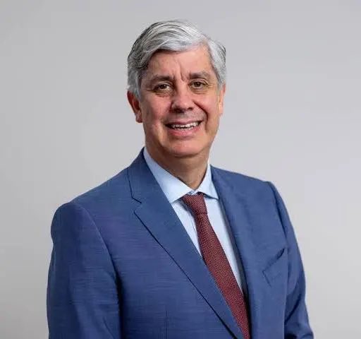 JoaoM2215's tweet photo. Mário Centeno é um dos nossos melhores e, infelizmente, para nós não há muitos com a sua qualidade técnica no país. É um luxo que nos vai sair muito caro desperdiçá-lo https://t.co/qz8QsNxfQE