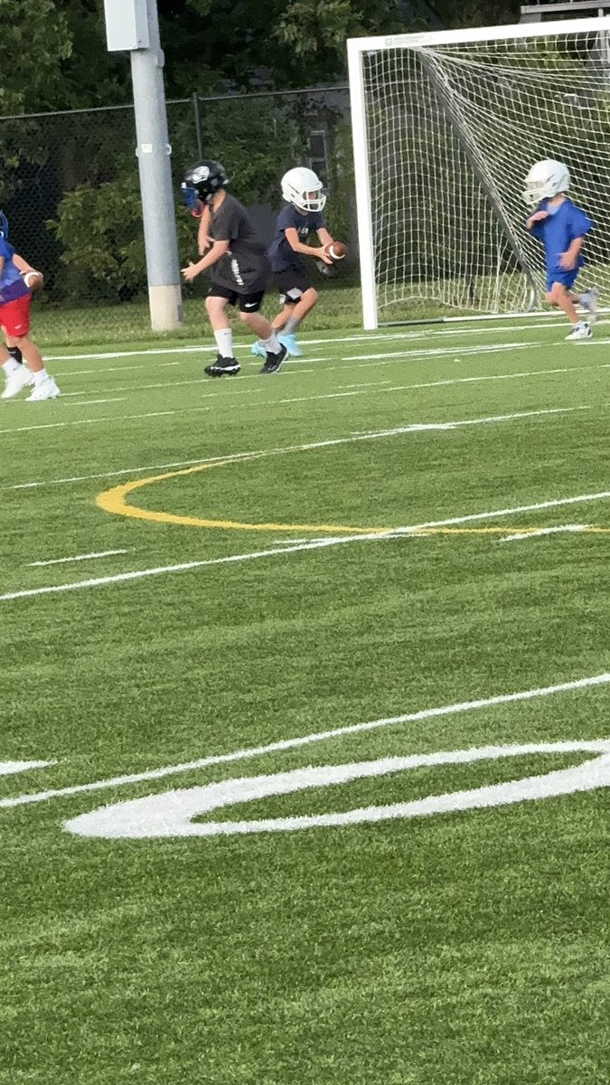 ramoneconley's tweet image. Isaiah taking reps at QB today…