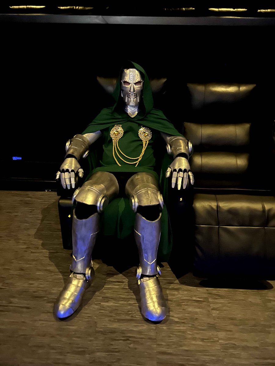 IDrDoom's tweet image. I Doom went to hate watch the fantastic 4 to see how they would fair against galactus I would give them a mild rating of 3/10 this is the word of Doom
GLORY TO LATVERIA!!!
(for real the movie was amazing please see it if you can 10/10)