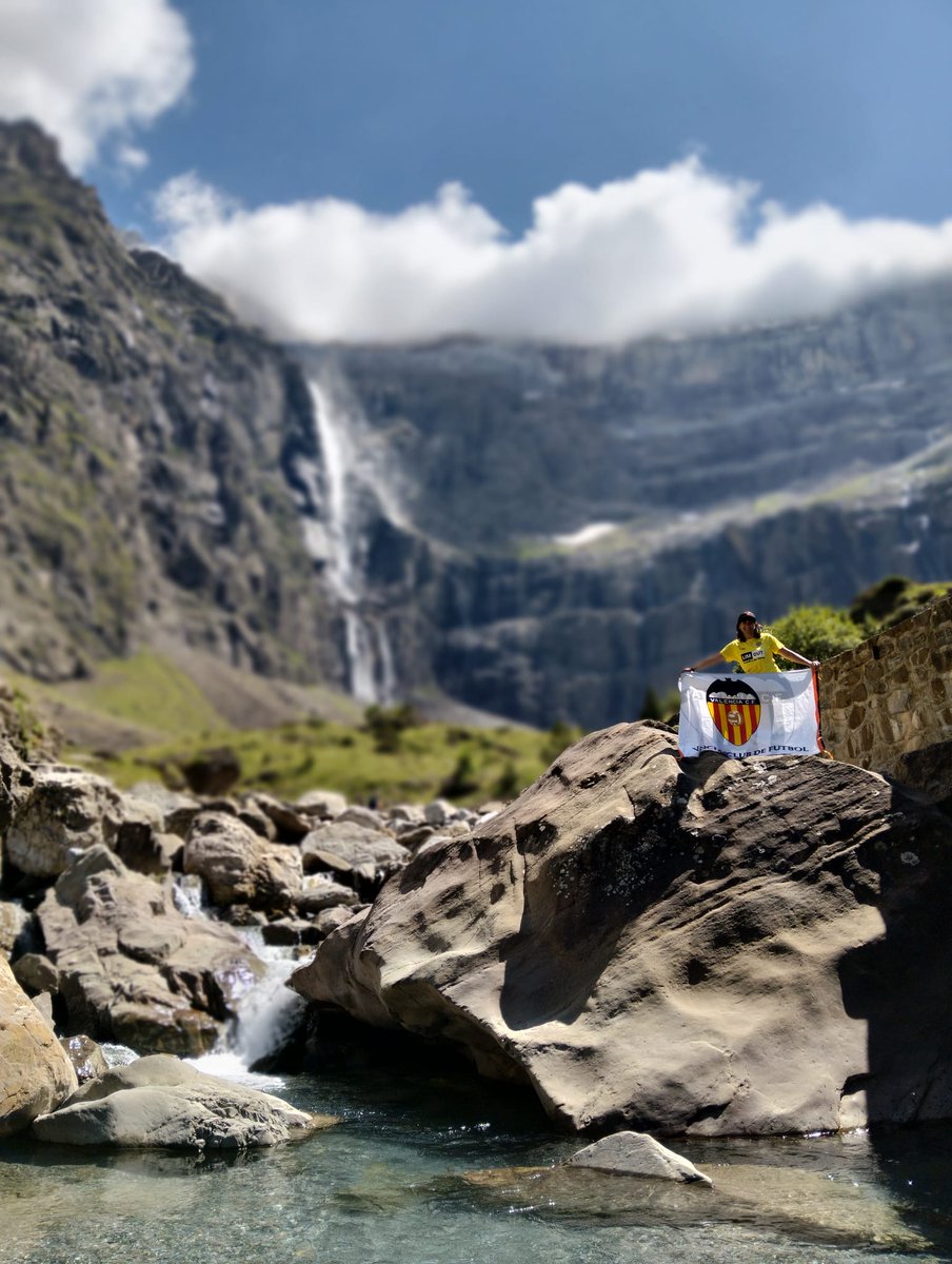 Qué es aquello tan bonito que reluce más que el sol. Amunt Sempre! 🦇😍⛰️
#Nanit