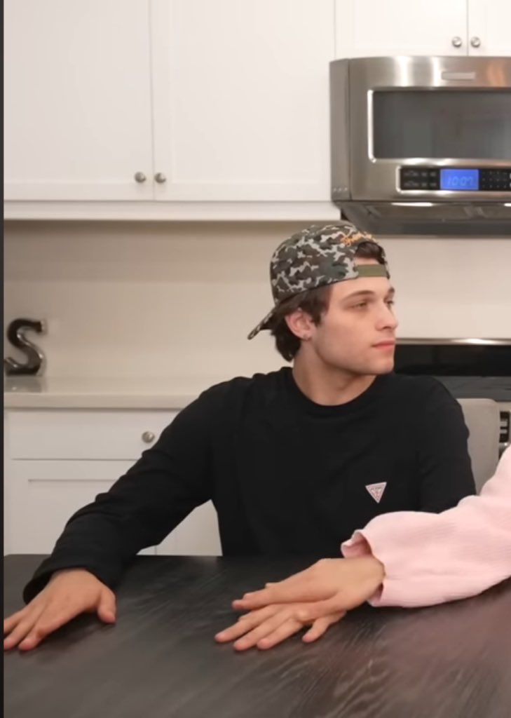 chrisstrniolos's tweet image. cute as fuck                             what the fuck