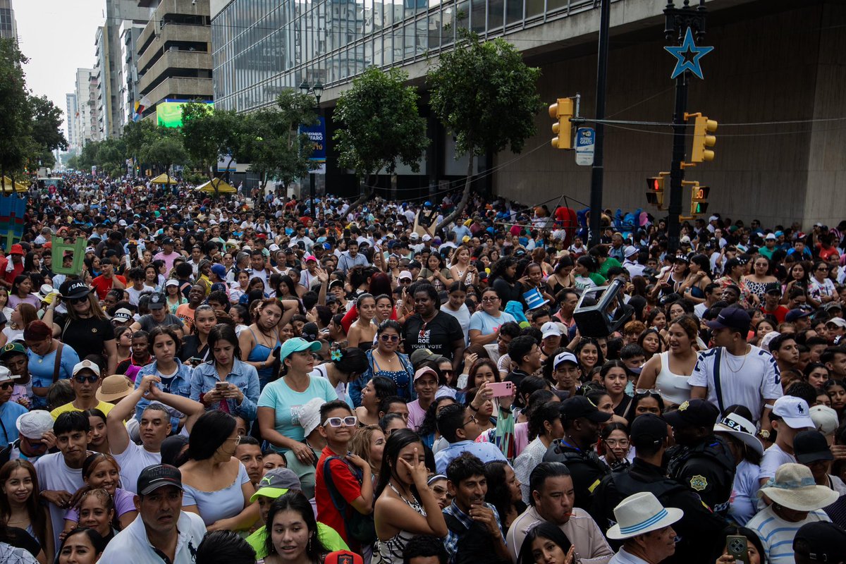aquilesalvarez's tweet photo. ¡Qué lindo es ver toda la 9 llena! ¡Gracias por estar aquí! https://t.co/R5vojzrt2h