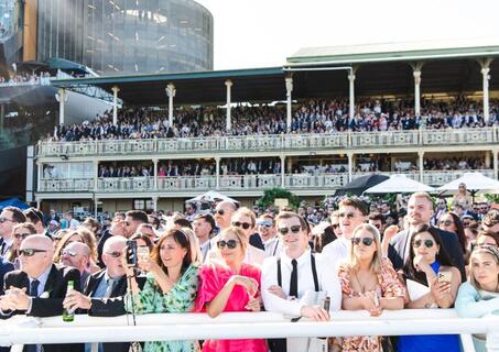 TrainsInfo's tweet image. Heading to Royal Randwick Racecourse for Industry Celebration Day?

Central is the closest station, from there change for a L2 light rail service leaving from Chalmers St.

🎟️ Gates open 10:00
🏇 First race 11:00
🏇 Last race 16:25

Weekend trackwork may affect how you travel.…