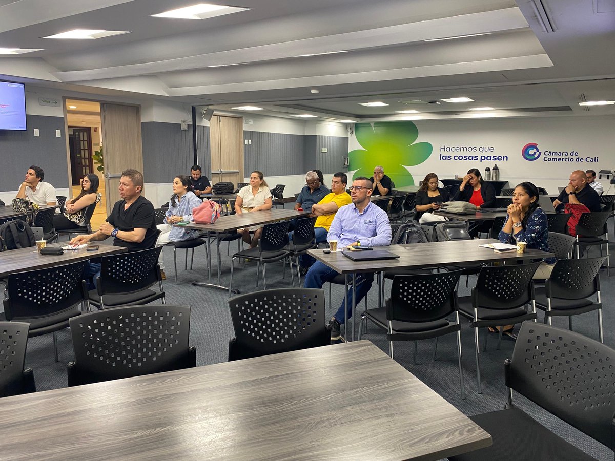 🚀 En coordinación con <a href="/CerticamaraSA/">@CerticamaraSA</a>, la Cámara de Comercio de Cali realizó 'Impulsá tu proyecto con tecnología que transforma', un encuentro en el que nuestros protagonistas del progreso descubrieron cómo la tecnología y la inteligencia artificial transforman el crecimiento