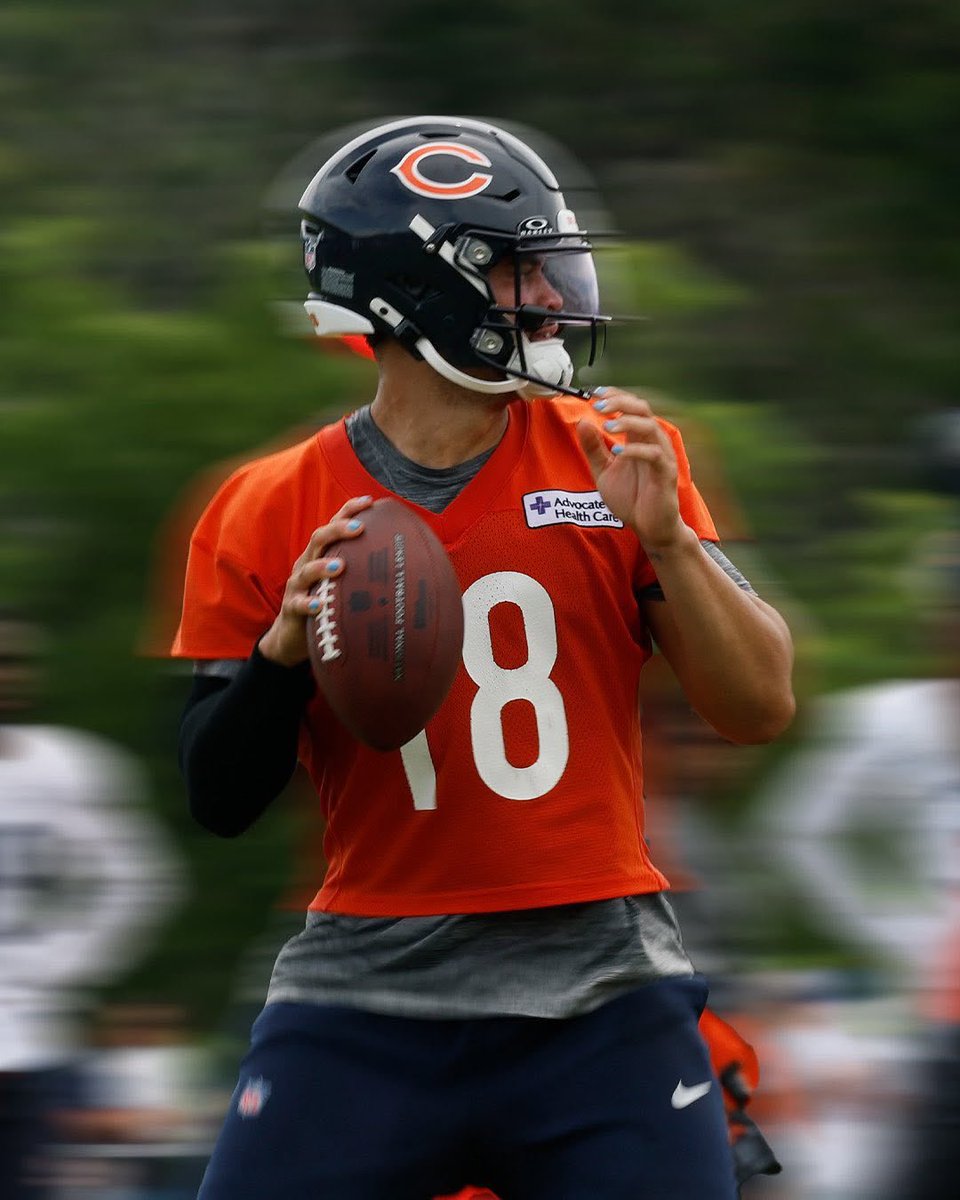 SleeperBears's tweet image. QB1 slingin it 🐻⬇️

(📸 via @ChicagoBears IG)