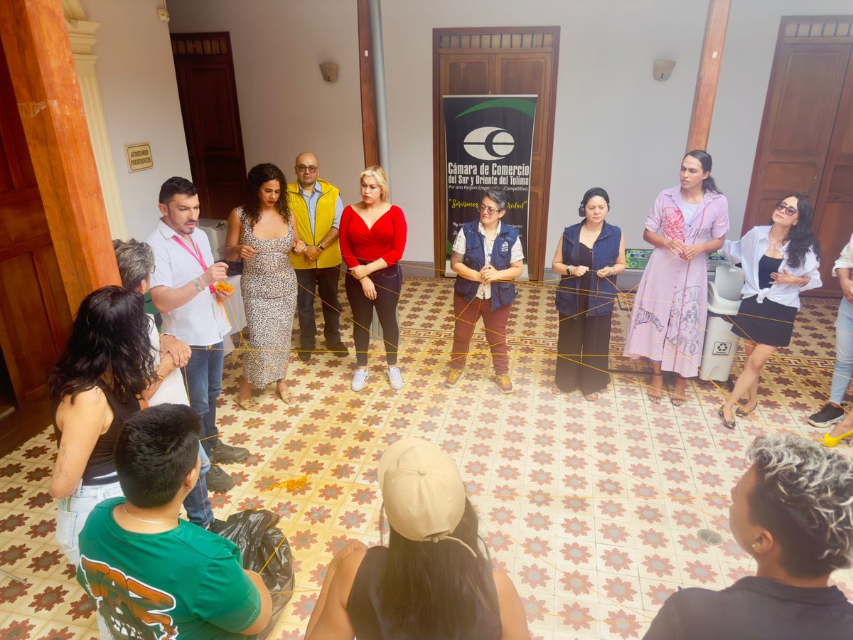 DefensoriaCol's tweet image. Avanza la reparación colectiva con comunidad LGBT en Chaparral, Tolima
En Chaparral, Tolima, acompañamos el Encuentro de Concertación con el cuarto sujeto de reparación colectiva LGBT, un espacio orientado a fortalecer el diálogo y construir consensos entre sus integrantes, en…