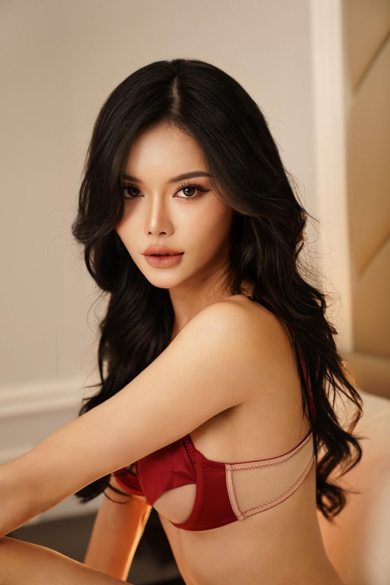 VanNguyen4263LB's tweet photo. Love red ? 
#ladyboy #shemale #hcmc #saigon #sexy #beauty #cute #naughty https://t.co/uCI3yEZ2ks