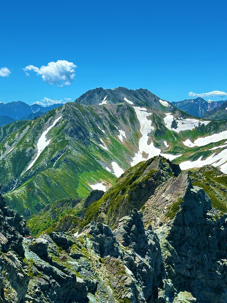 今年も早月から剱岳の日帰りに挑戦して来ました！
今回は難所のカニのタテバイヨコバイを行きたかったので一服剱まで行きましたが高度感あってめっちゃ楽しかったです
来年は別山かな