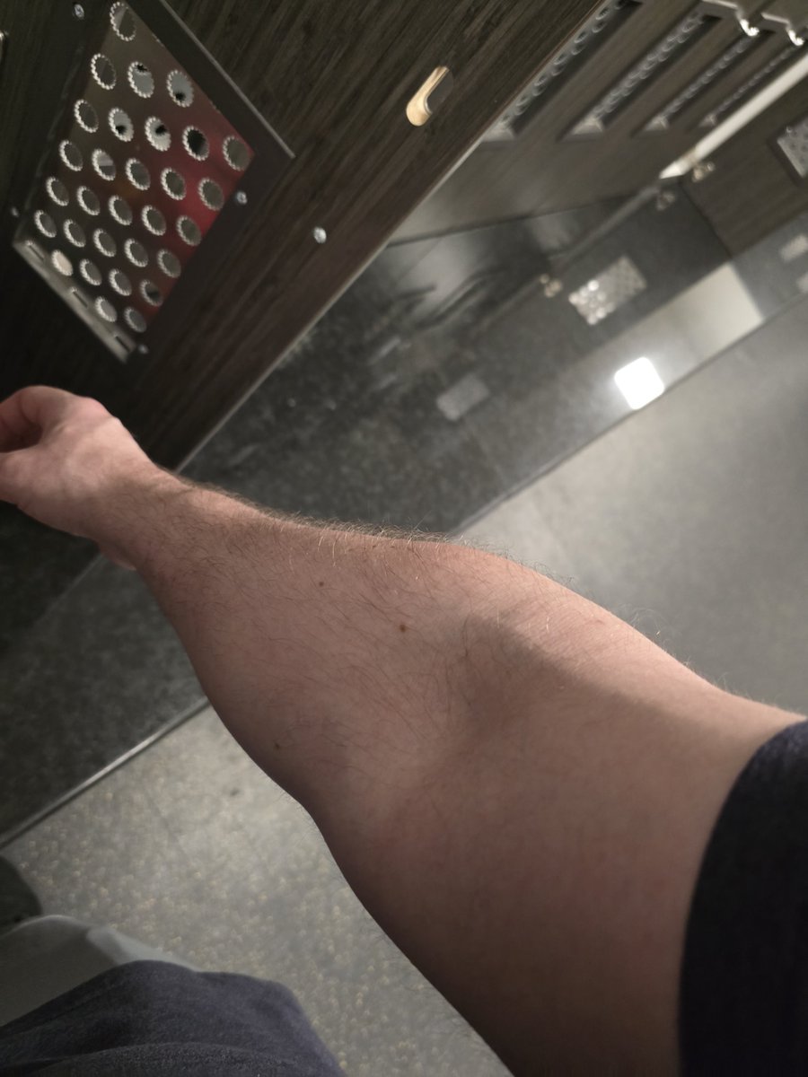 OhHeyTerry's tweet image. Nurses love to see me comin'! Haha veins for days 😂🔥
A other awesome workout for the books Thanks to my FamFit Fuel from @famgymapparel!
Cleanest Pre-workout on the market. You'll feel the difference.
Use code TERRY at checkout for a sweet discount 😏 #ad #sweatinstyle