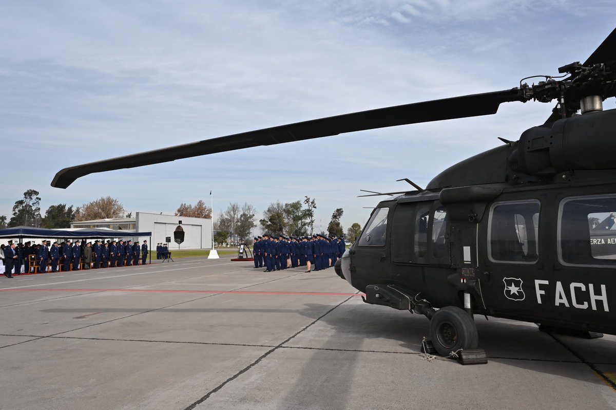 FACh_Chile's tweet photo. 58 años forjando a los helicopteristas de #Chile

Grupo de Aviación N°9 conmemoró su 58° aniversario, destacando su historia, compromiso y vocación.

Una unidad clave en la formación de helicópteristas, apoyo a la comunidad y combate de incendios forestales. https://t.co/dYwj7jcN3g