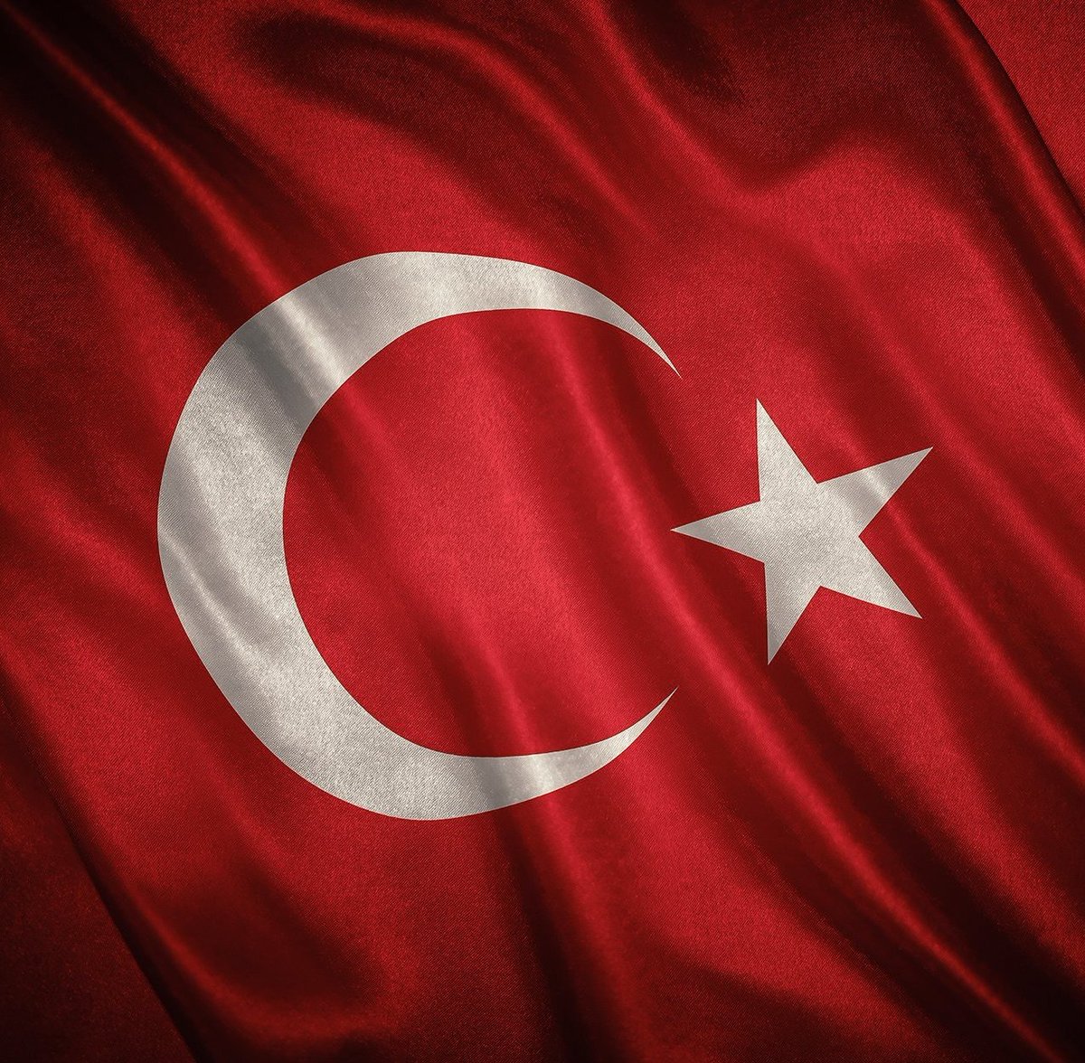 İskenderun Deniz Er Eğitim Alayında şehit olan kahraman askerlerimize Allah'tan rahmet, ailelerine, yakınlarına ve milletimize başsağlığı dileriz.