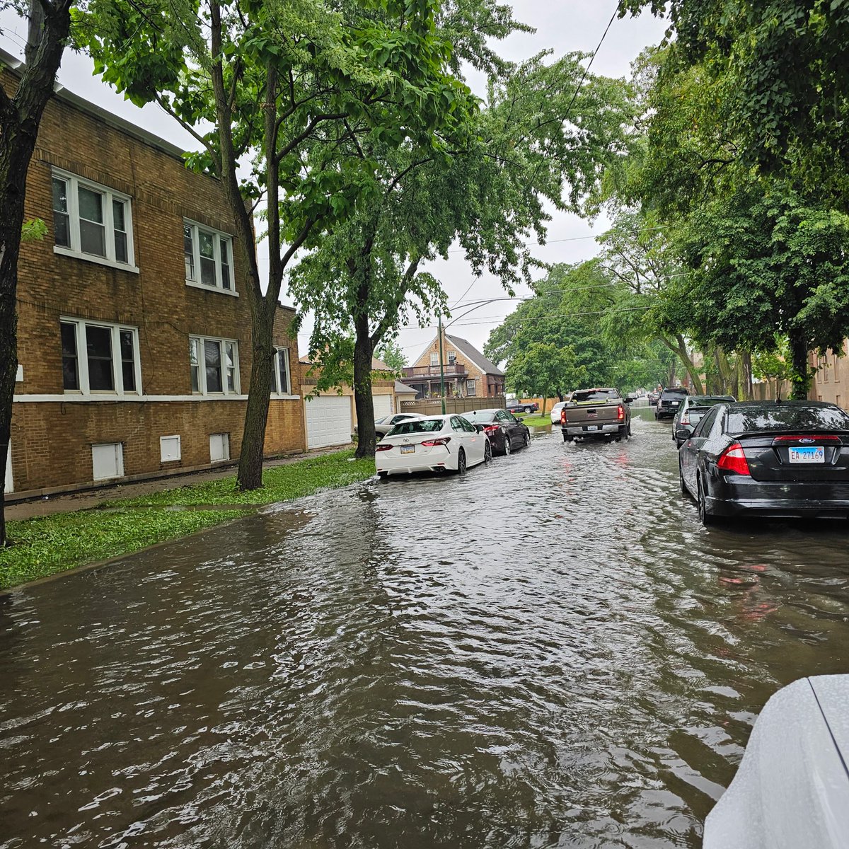 RaymondALopez's tweet image. I believe preventative maintenance is crucial to improving the quality of life within the ward and indeed the entire city.
Over the last decade, I have proactively pushed for enhanced parking enforcement, rodent abatement, garbage cart replacement, tree trimming and, yes,…
