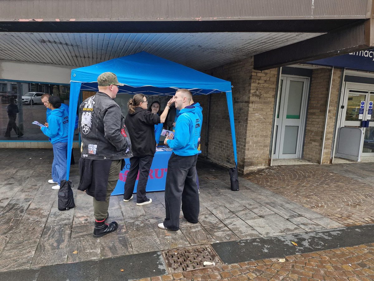 MJRobinson1571's tweet image. Day Four of the Project Truth Roadshow 2025: Despite the rain, Motherwell & Coatbridge delivered a day full of powerful conversations and pro-life witness. 🌧️🗣️ Huge thanks to everyone who stopped to engage! 👏
