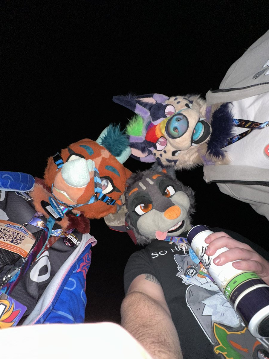 Slyy_racc's tweet image. Aurawra day one was a wild ride cheers to another 2 nights !!
@butt_ajax
@ReverieAWD