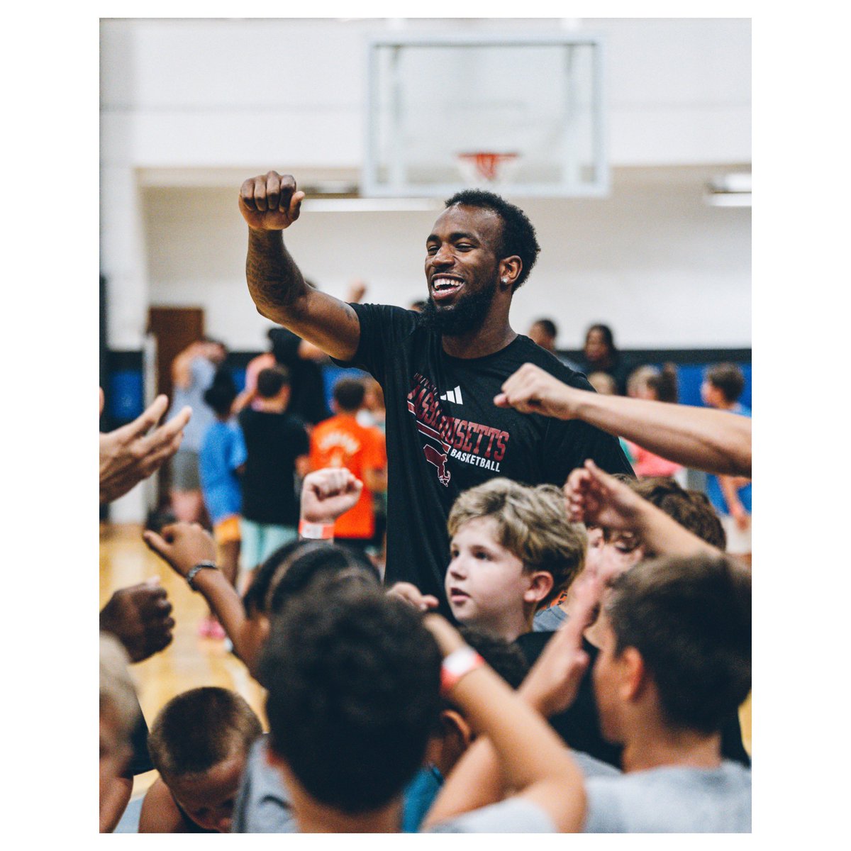 UMassMBB's tweet image. Played some 🏀 in the Berkshires
Grateful for the opportunity to share the love of the game at Boys & Girls Club of the Berkshires
#Flagship🚩